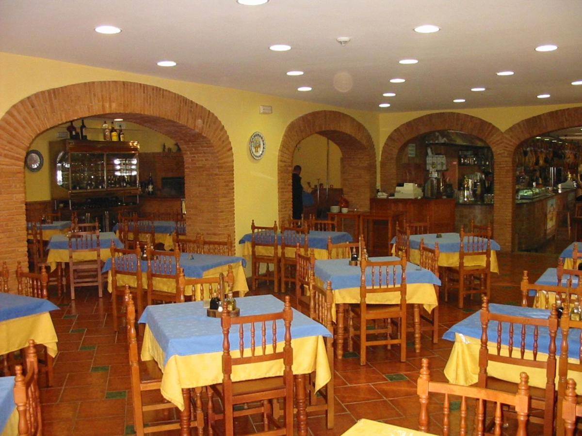 Hostal-Restaurante El Paisano Guadalema de los Quinteros Eksteriør billede